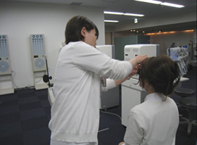 大阪梅田院の検査の様子